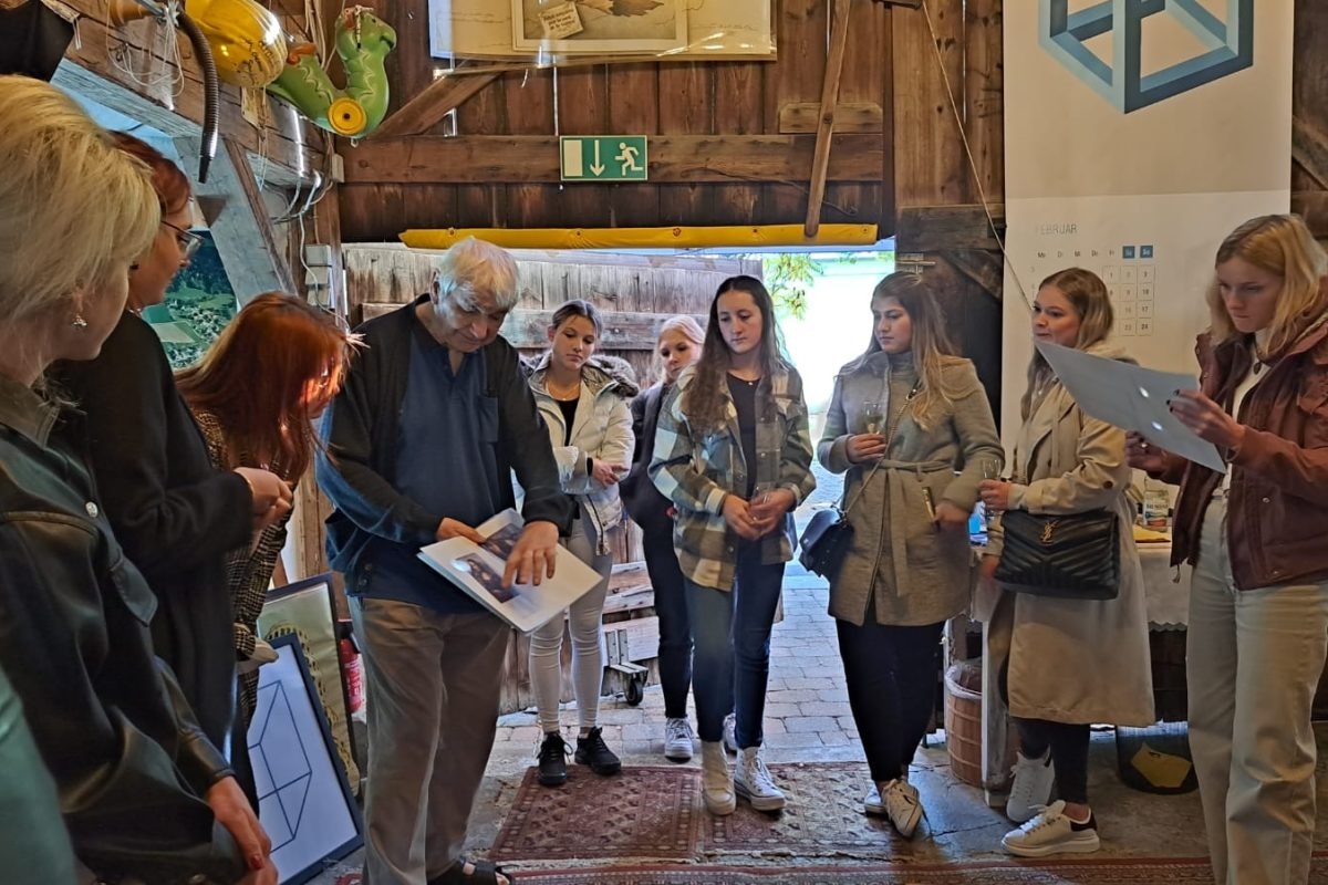 275ec4d8-1bdb-4215-8c44-570c5a039ecd